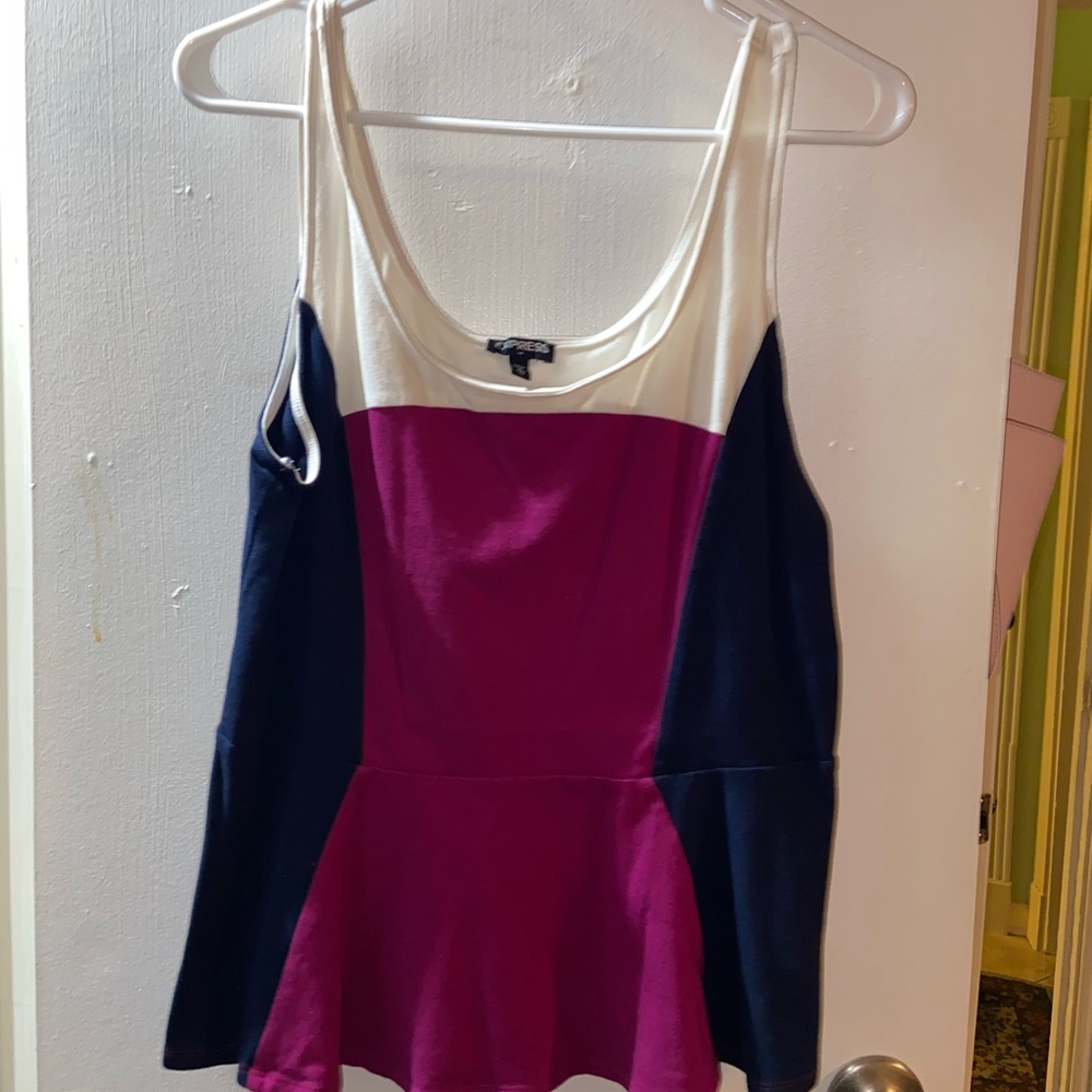 Sleeveless top size: XL